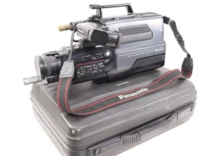 Vintage Panasonic NV-M5 VHS Camecorder. Gehäuse mit Anleitung. - Bild 1 von 11