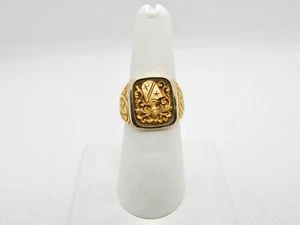 18k Gold Signet Ring D21 - Picture 1 of 4