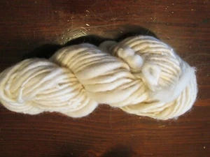 ""ELFENBEIN - HANDGESPONNEN - STRUKTURIERTES WOLLGARN"" - 1 KNÄUEL, 3,5 OZ. - Bild 1 von 1