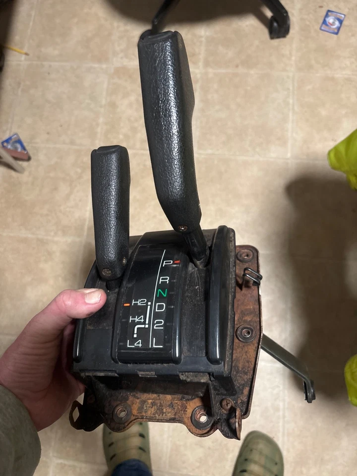 Consola de cambio de piso automática 4x4 para camioneta Toyota 84-89 4Runner OEM Foto 1 de 4