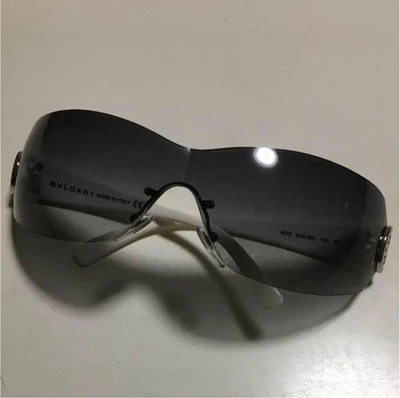 GAFAS DE SOL USADAS BVLGARI GRIS Foto 1 de 4