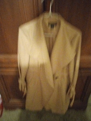 Gabardina halógena para mujer mediana pequeña beige tostado ligera de poliéster Foto 1 de 4