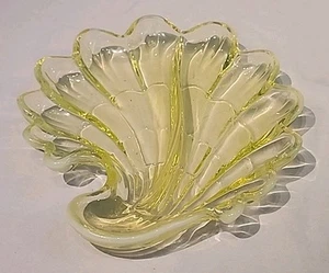 Duncan Miller art glass Sanibel Canary Yellow Uranium Vaseline & Milk Shell  - Picture 1 of 9