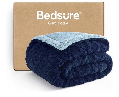 Manta polar Sherpa Bedsure GentleSoft para sofá - Gruesa y cálida en blanco Foto 1 de 4