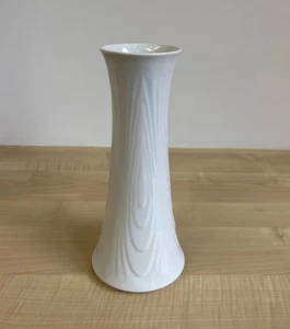 KPM Royal Porzellan Bavaria Germany Handmade White Vase 10”/25cm Raised Relief - Picture 1 of 5