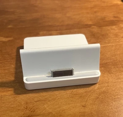 Apple iphone Ipod Universal Dock  A1352 (White) 30-PIN - Line Out Port - Genuine - Image 1 of 4