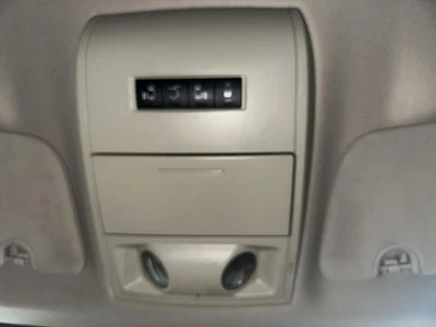 Consola central superior delantera usada se adapta a: Dodge Caravan 2012 techo mini consola delantera Foto 1 de 4