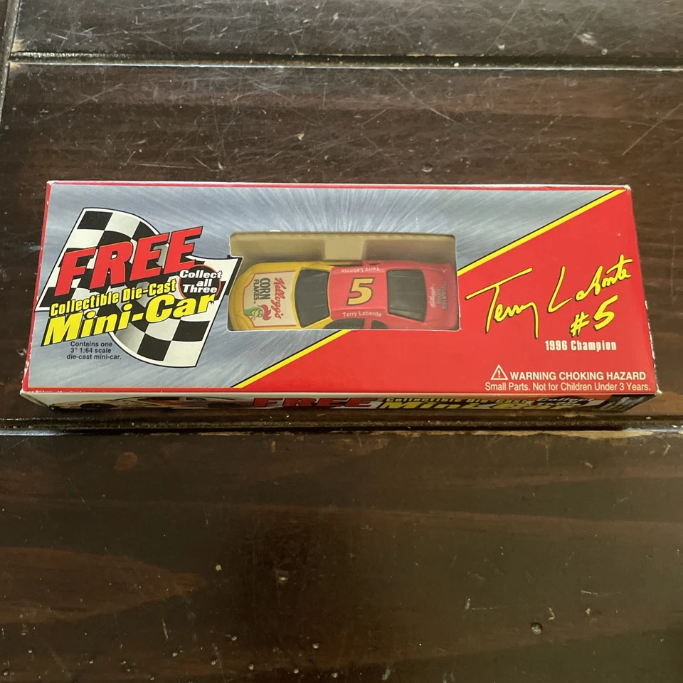 Terry Labonte #5 (3” escala 1:64 minidie-cast car Foto 1 de 4