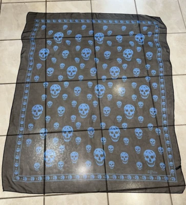 Alexander McQueen Negro Transparente y Azul Calavera Estampado Seda 48" X 38" Hecho en Italia Foto 1 de 4