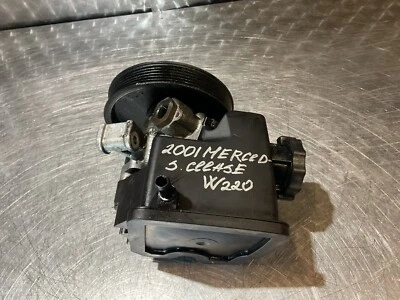 Mercedes-Benz C220 W204 2001 3,2 CDI bomba de dirección asistida Foto 1 de 4