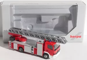Herpa 297219 Mercedes-Benz Atego Metz-Drehleiter, rot "Feuerwehr" - Bild 1 von 5