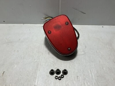 Luz trasera Yamaha Royal Star 1300 1997 (fabricante de equipos originales) Foto 1 de 4