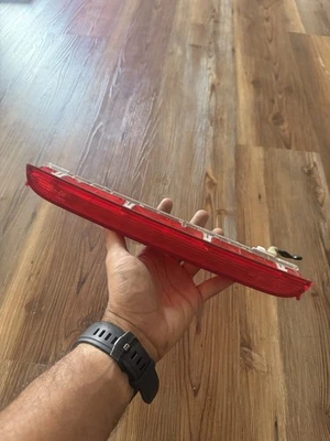 Задний высокий светодиодный третий стоп-сигнал для Mazda CX-9 CX9 2007–2015 годов от оригинального производителя - Изображение 1 из 4