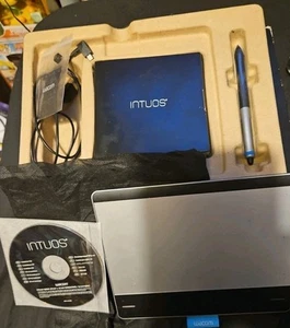 Wacom Intuos Creative Pen & Touch Tablet - Small (CTH-480S) Preowned In Box - Photo 1/8