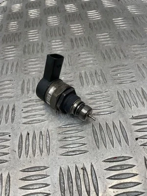 BMW 5 E60 E61 2008 Régulateur de pression de carburant 0281002738 Diesel... - Photo 1/4