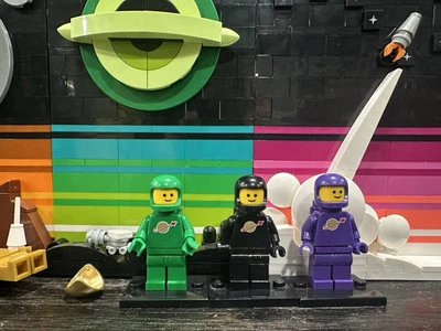 LEGO Classic Spaceman: Lot Of 3 Purple Black &Green W/ Space Helmet / Airtank - Image 1 of 2