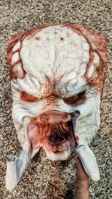 Máscara de látex Predator máscara de utilería cruda sin terminar Foto 1 de 4