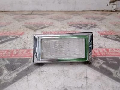 Chevrolet Camaro 1968 OEM luz de señalización delantera derecha - mercado de accesorios Foto 1 de 2