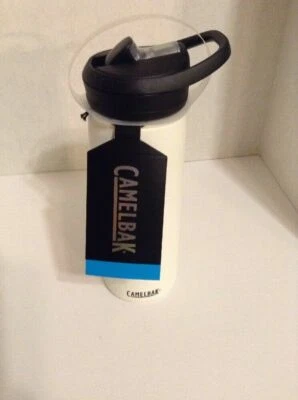 Botella de acero inoxidable aislada al vacío CamelBak Eddy+ 20 oz blanca   Foto 1 de 4