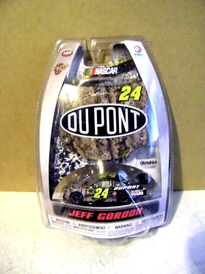 Winners Circle 1/64 #24 Jeff Gordon Dupont w/ Collector Mini Hood Realtree Camo  - Image 1 of 2