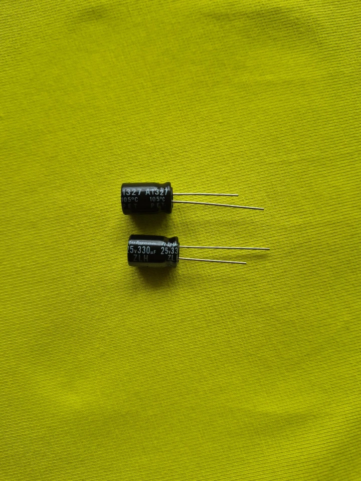 Rubycon 330uF 25V 105°C ELKO Kondensator Radial Menge Wählbar 1-10 Stück - Bild 1 von 1