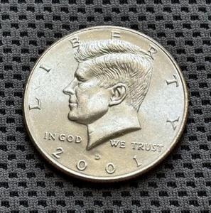 2001 D Kennedy Half Dollar - Copper/Nickel Clad Coin In Great Condition - Picture 1 of 7