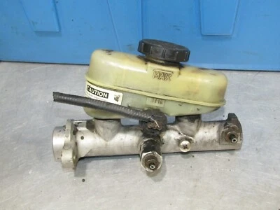 Оригинальный главный цилиндр тормоза 1998-2002 Ford Crown Victoria 98 99 00 01 02 - Изображение 1 из 4