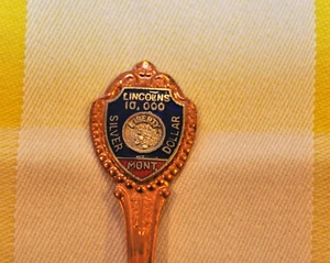 VINTAGE Souvenir Löffel LINCOLNS 10.000 SILBER DOLLAR LIBERTY MONT. KUPFER - Bild 1 von 7