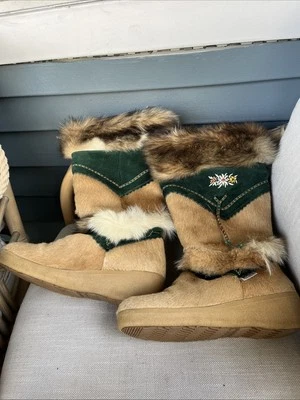 Botas de esquí vintage Tecnica Fur Tribal Sherpa marrón tostado negro Apres para mujer 40’s Foto 1 de 4