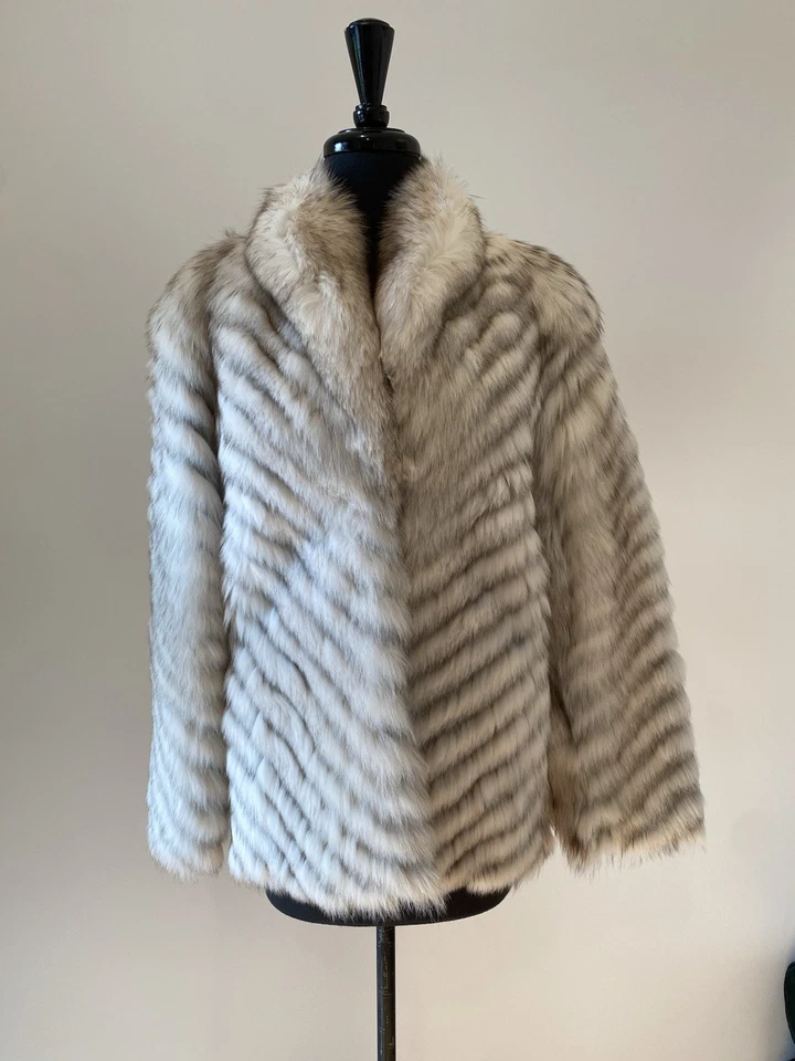 Abrigo de piel de zorro azul genuino de Alaska - personalizado/de colección Foto 1 de 4