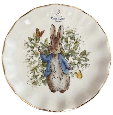 "Plato de ensalada Beatrix Potter Peter Rabbit 8"" con borde festoneado dorado" Foto 1 de 3