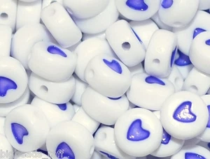 500pcs 7x4mm Blanco Con Violeta Corazón Acrílico Cuentas Bricolaje Manualidades - Picture 1 of 1