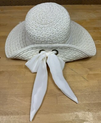 Sombrero de sol de paja flojo Nine West blanco con cinta de papel/poliéster talla única Foto 1 de 4
