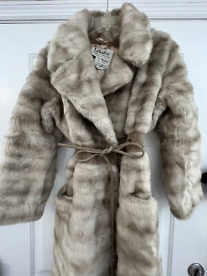 Abrigo De Colección Priscilla Modos Lykafur Imitación Piel Hecho en Inglaterra Para Mujer Tal vez S/M Foto 1 de 4