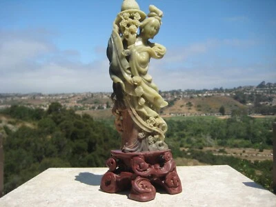 ANTIGUA DIOSA CHINA TALLADA ESTAATITA KWAN YIN CON FLORERO FLORES C. 1900 Foto 1 de 4