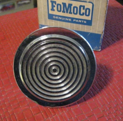 NOS 1965 Mercury Monterey, Montclair cubierta de lámpara de respaldo Foto 1 de 2