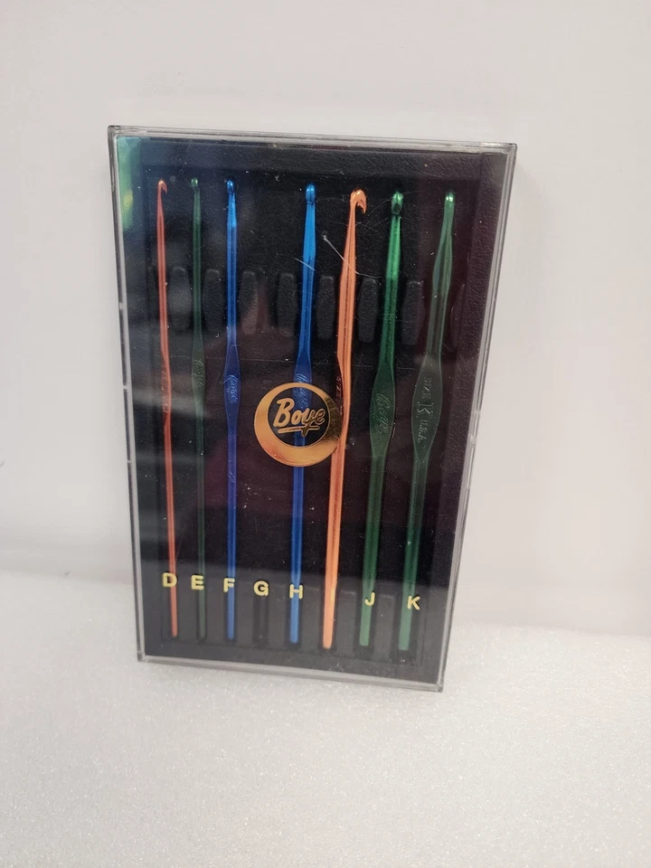 Vintage Boye crochet hook set sizes D--K, missing size G, in hard storage case - Image 1 of 1