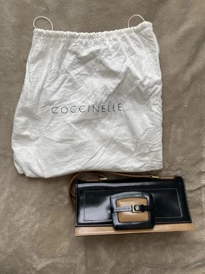 Bolso de hombro Coccinelle para mujer | Viene con bolsa protectora contra el polvo Foto 1 de 4