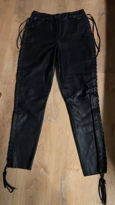 Pantalones de moto Harley Davidson de cuero negro con encaje lateral para mujer talla 10” Foto 1 de 4