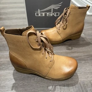 Dansko Sigourney Distressed Honey Leather Lace Up Clog Boots Women Size 41 - Picture 1 of 15