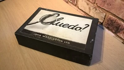 VINTAGE EARLY STYLE WADDINGTONS CLUEDO SMALL BOX BOARD GAME 1940's - Image 1 of 4
