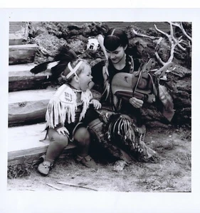 RARE 1963 Photo Native American Patty Fawn w/child, carving, sister of Lelooska - Picture 1 of 1