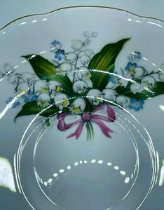 Regency England white and green flowers tea cup and saucer bone china - Picture 1 of 9