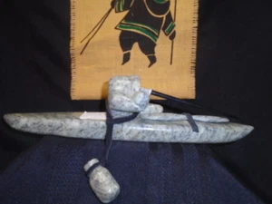 STUNNING HAND MADE BY INUIT ARTIST Craig Longboat SOAPSTONE KAYAK HUNTER 14" - Picture 1 of 11