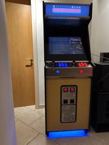 Arcade Machine Full Size - Picture 1 of 3