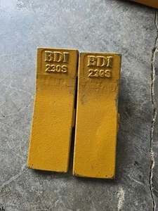 BDI Deere 230S Secchio Denti 2 - Foto 1 di 1