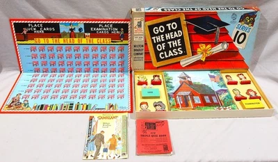1960 Milton Bradley Go To The Head Of The Class Series 10 jogo de tabuleiro completo - Imagem 1 de 4