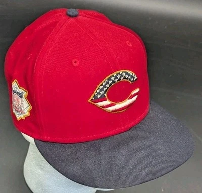 Gorra de béisbol New Era ajustada con bandera americana en el campo de los Rojos de Cincinnati talla 7 3/8 Foto 1 de 4