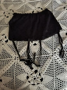 Vintage kleiner schwarzer Spitzen Stretch Strumpfgürtel mit verstellbaren Trägern - Bild 1 von 1