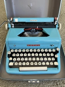 WORKING Vintage Royal Quiet De Luxe Typewriter 1950s Turquoise Blue Teal + Case - Picture 1 of 18